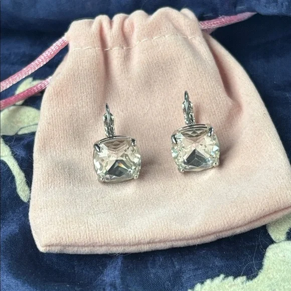 Kate Spade Silver Tone Square Cushion-Cut Crystal Drop Earrings Lever-back Close - Picture 3 of 12